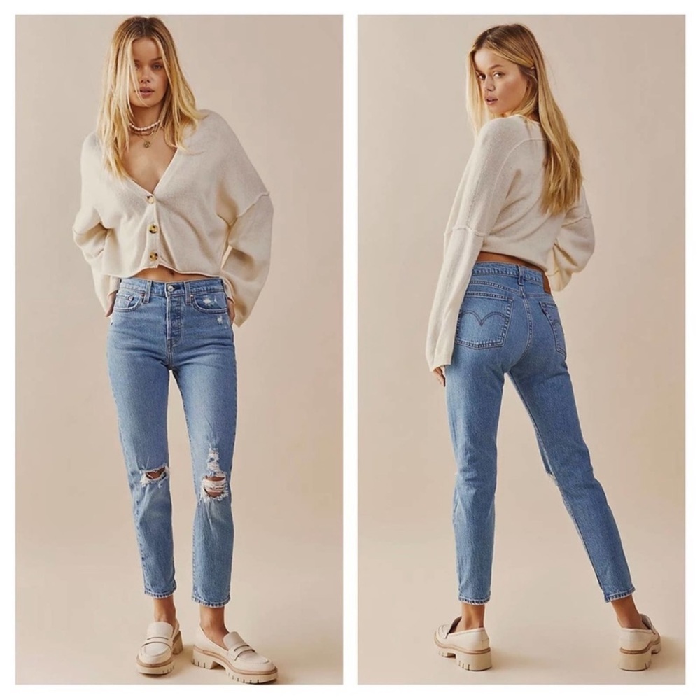 Levi's Straight Leg Jeans in Light Blue Denim